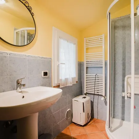 Rustic House Near With Private Parking And Garden! *