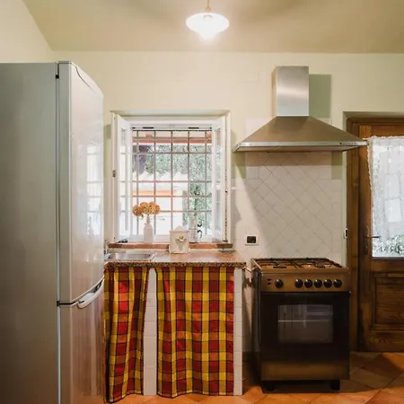 Rustic House Near With Private Parking And Garden! Lucca
