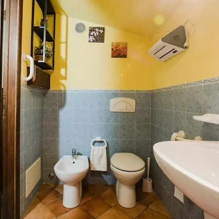 Rustic House Near With Private Parking And Garden! Apartment